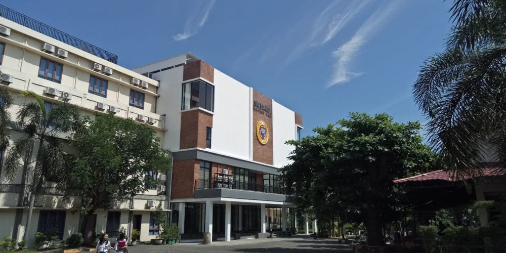 Gedung SMP-SMA Sutomo